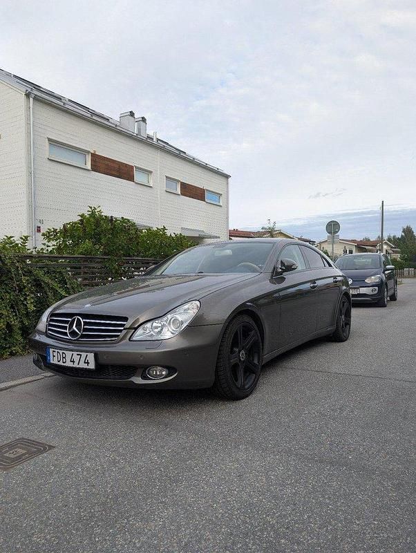 Silver Begagnad 2008 Mercedes CLS500 Sportkupé | 120 000 kr - Bild 1/4