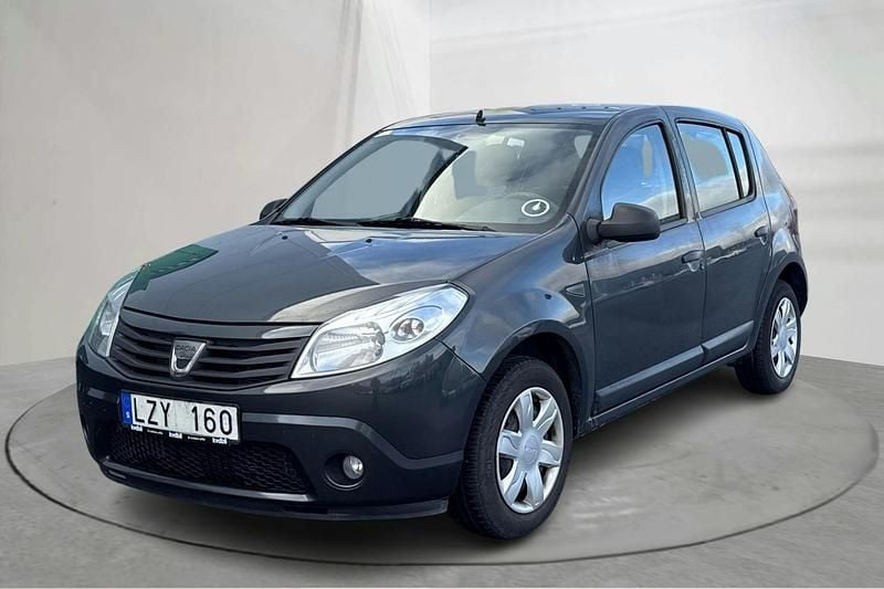 Mörkgrå Begagnad 2012 Dacia Sandero Halvkombi | 30 000 kr (Superpris) - Bild 1/4