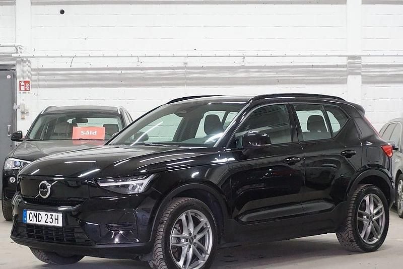 Begagnad Volvo XC40 Core 169 kW (231 HK) 2022 Svart SUV