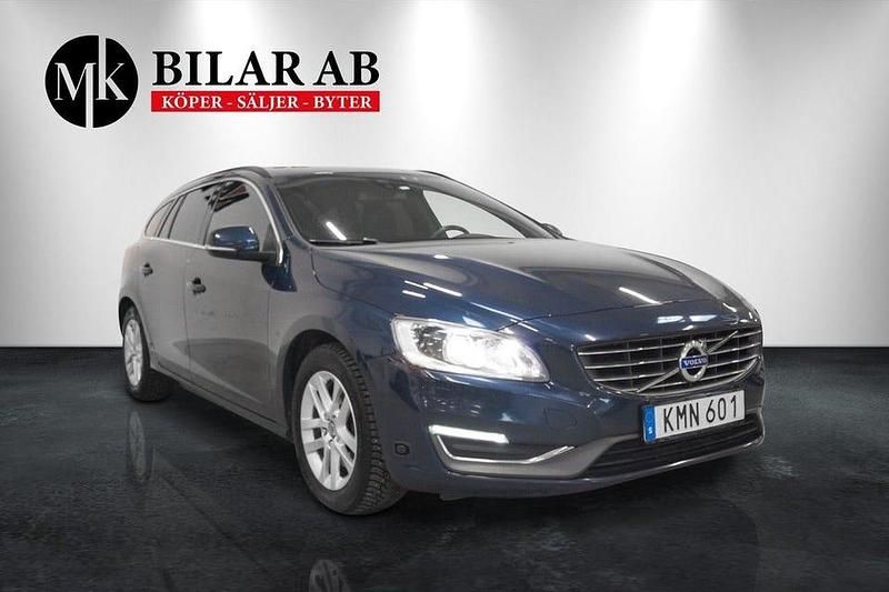 Begagnad Volvo V60 Momentum 180 HK (132 kW) 2014 Blå Kombi
