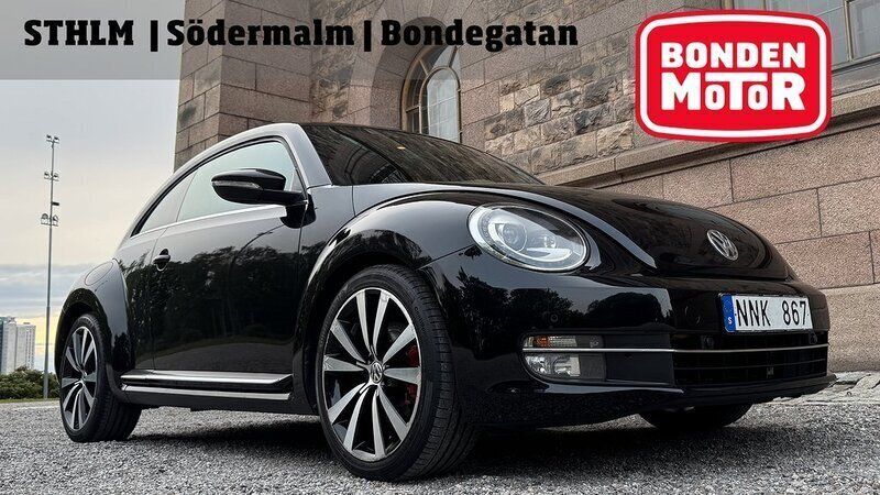 Svart Begagnad 2012 VW Beetle GT Halvkombi | 109 000 kr (Marknadspris) - Bild 1/4