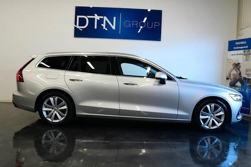 Begagnad 2020 Volvo V60 Momentum Kombi | 219 000 kr (Marknadspris) - Bild 1/4
