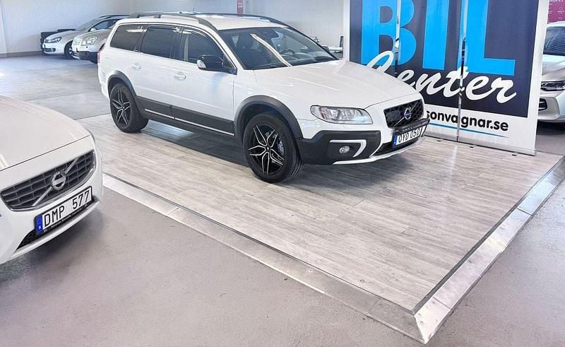 Vit Begagnad 2015 Volvo XC70 Momentum SUV | 158 000 kr (Marknadspris) - Bild 1/3