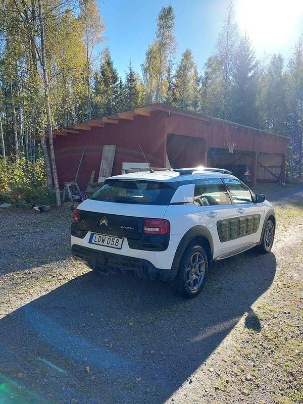 Begagnad Citroën C4 Cactus 82 HK (60 kW) 2015 Vit Halvkombi