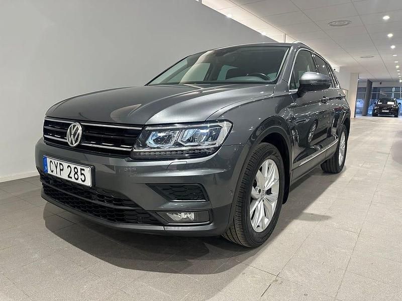 Silver Begagnad 2018 VW Tiguan SUV | 224 500 kr (Bra pris) - Bild 1/4