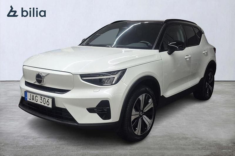 Vit Begagnad 2023 Volvo XC40 Plus SUV | 319 000 kr - Bild 1/3