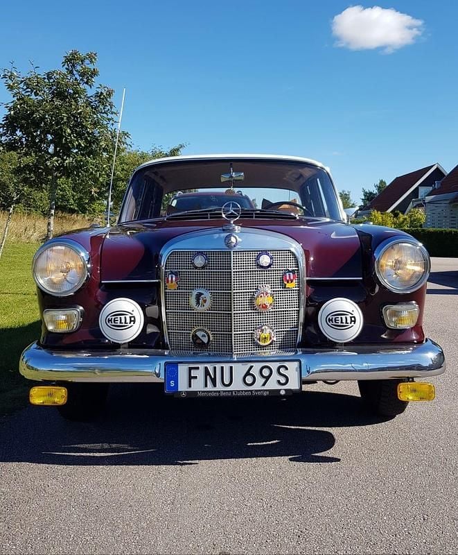 Begagnad Mercedes 190 80 HK (58 kW) 1965