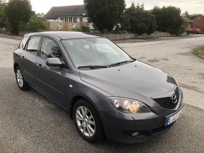 Grå Begagnad 2008 Mazda 3 Inclusive Halvkombi | 24 000 kr (Lite dyr) - Bild 1/4