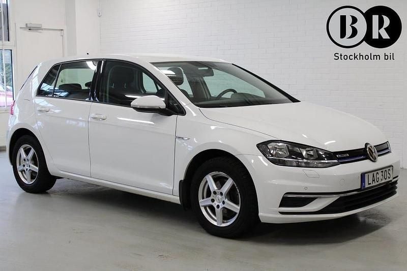 Begagnad VW Golf VII 131 HK (96 kW) 2019 Vit