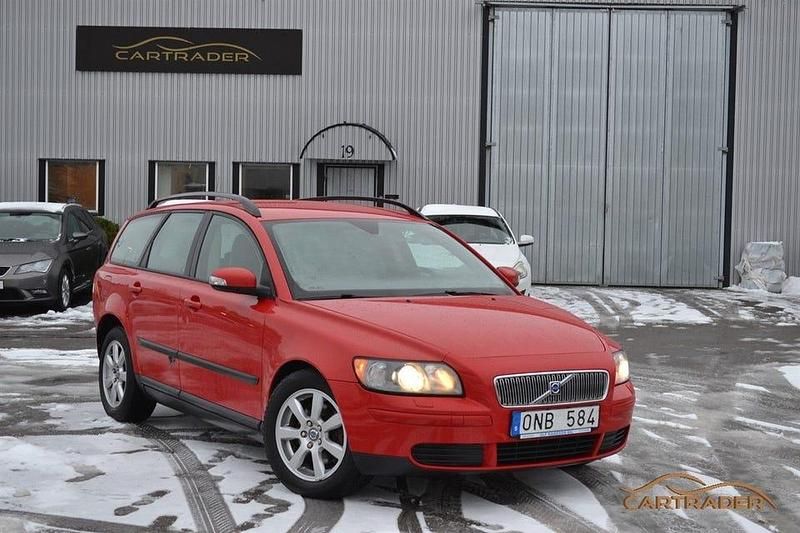 Röd Begagnad 2007 Volvo V50 Kombi | 29 900 kr (Lite dyr) - Bild 1/4