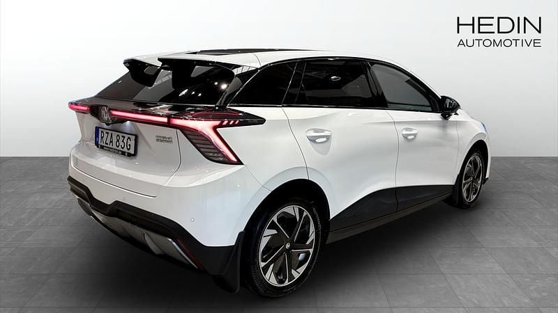 Begagnad MG MG4 EV Luxury 150 kW (204 HK) 2022 Vit Halvkombi