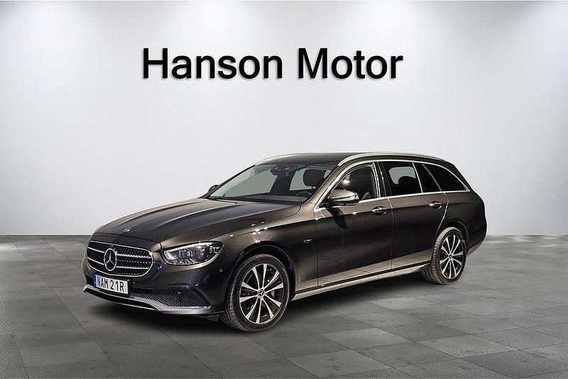 Grå Begagnad 2021 Mercedes E300 Avantgarde Kombi | 385 000 kr (Lite dyr) - Bild 1/4