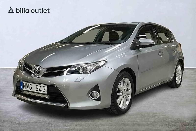 Begagnad Toyota Auris 2013 Grå Halvkombi