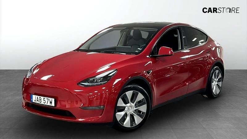 Röd Begagnad 2022 Tesla Model Y SUV | 359 900 kr (Marknadspris) - Bild 1/4