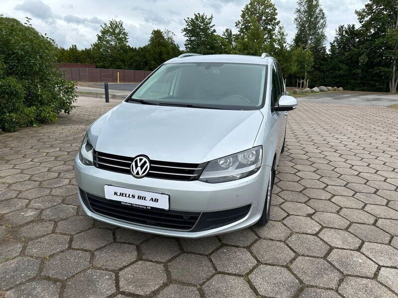 Silver Begagnad 2012 VW Sharan Minibuss | 92 500 kr (Marknadspris) - Bild 1/4