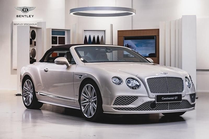 Begagnad Bentley Continental GT Convertible 635 HK (467 kW) 2016 Vit Cab