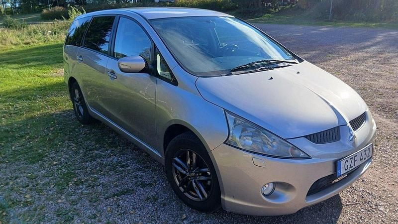 Silver Begagnad 2008 Mitsubishi Grandis Minibuss | 30 000 kr (Bra pris) - Bild 1/4