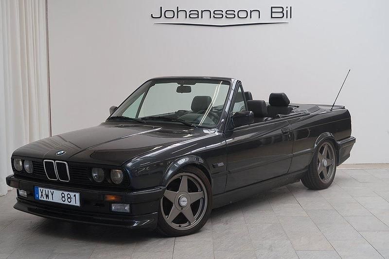 Svart Begagnad 1989 BMW 325 Cabriolet Cab | 149 900 kr - Bild 1/4