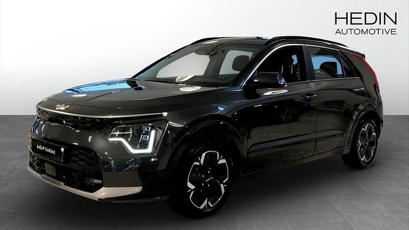 Grå Begagnad 2022 Kia e-Niro SUV | 319 900 kr (Marknadspris) - Bild 1/4