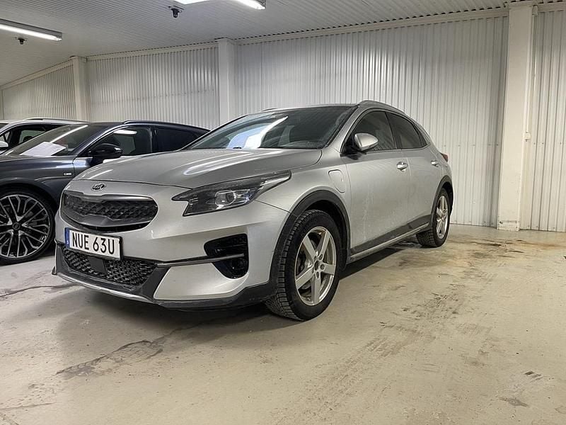 Begagnad Kia XCeed 105 HK (77 kW) 2021 Grå SUV