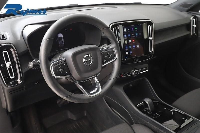 Begagnad Volvo C40 Core 169 kW (231 HK) 2022 Onyx svart metallic SUV