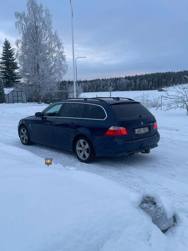Begagnad BMW 525 197 HK (144 kW) 2009 Kombi