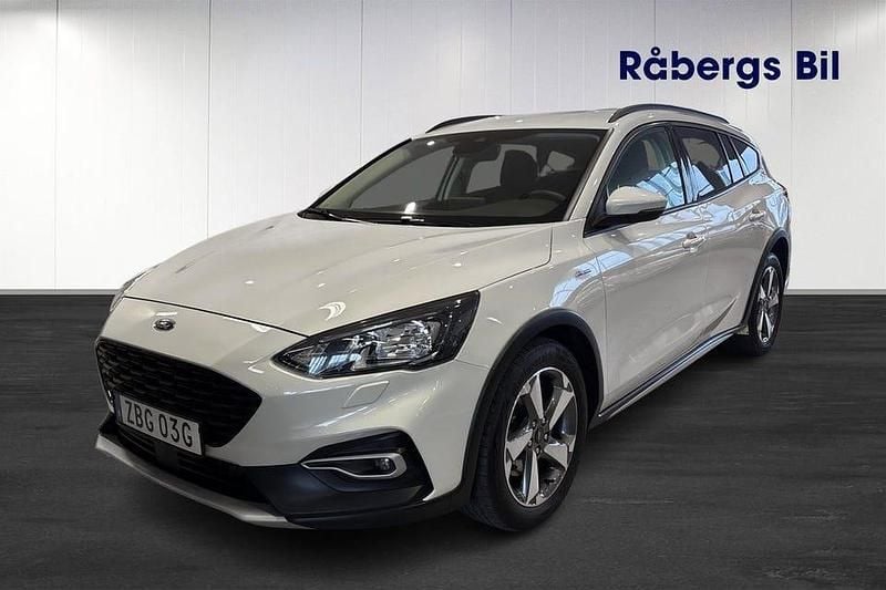 Vit Begagnad 2022 Ford Focus Active Kombi | 219 800 kr (Marknadspris) - Bild 1/4
