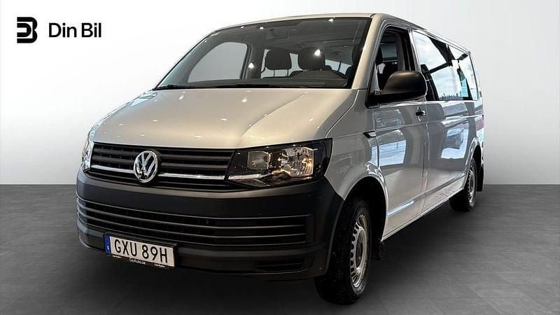 Silver Begagnad 2019 VW Caravelle Trendline Minibuss | 309 900 kr (Marknadspris) - Bild 1/4