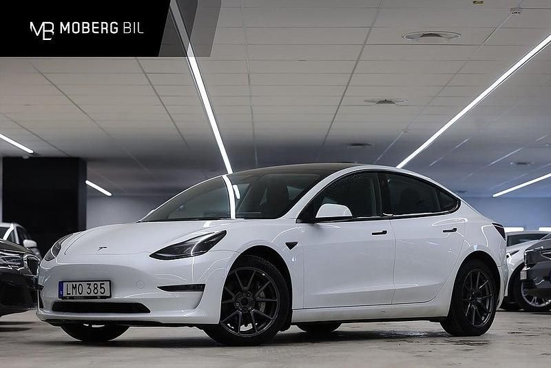 Vit Begagnad 2021 Tesla Model 3 Long Range AWD Sedan | 279 900 kr (Marknadspris) - Bild 1/3