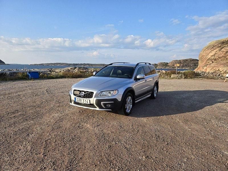 Silver Begagnad 2016 Volvo XC70 Standard SUV | 187 000 kr (Bra pris) - Bild 1/4