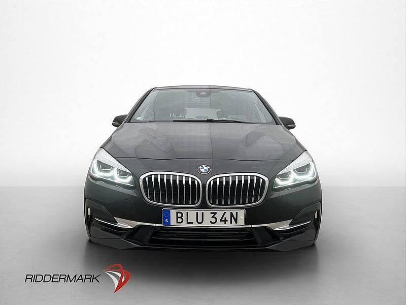 Begagnad BMW 225 Active Tourer Luxury Line 136 HK (100 kW) 2019 Svart Minibuss