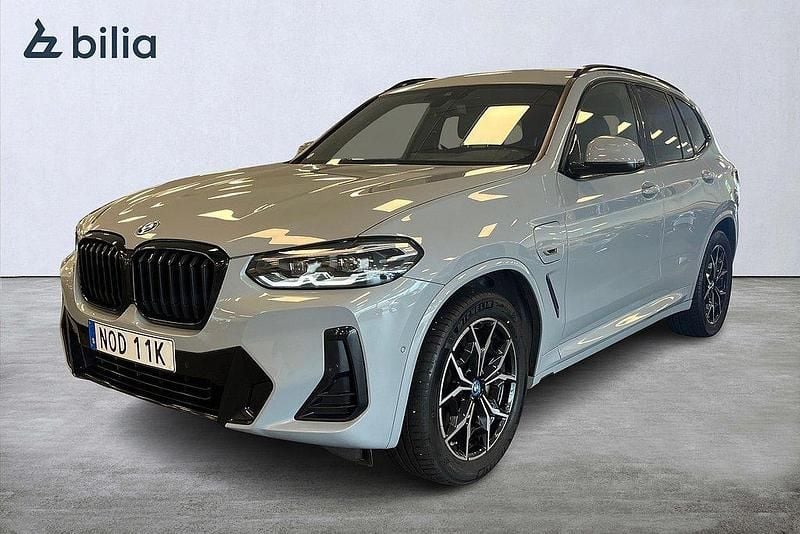 Grå Begagnad 2021 BMW X3 Comfort Edition SUV | 469 000 kr (Dyr) - Bild 1/4