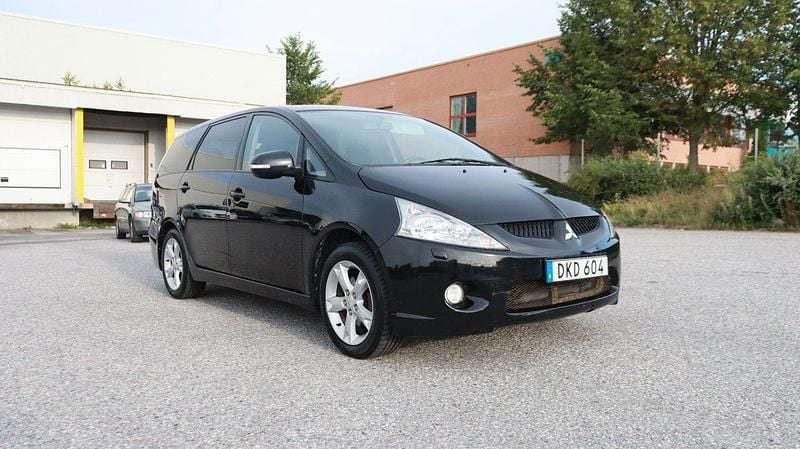 Svart Begagnad 2010 Mitsubishi Grandis Minibuss | 64 700 kr (Dyr) - Bild 1/4