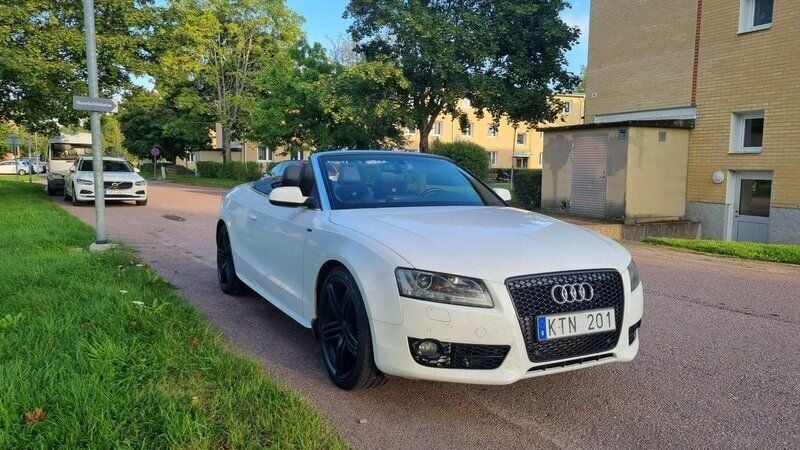Vit Begagnad 2011 Audi A5 Cabriolet Comfort Cab | 160 000 kr (Bra pris) - Bild 1/4