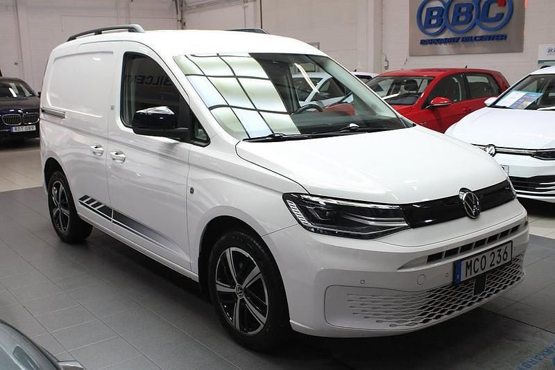 Begagnad VW Caddy 122 HK (89 kW) 2023 Vit Minibuss