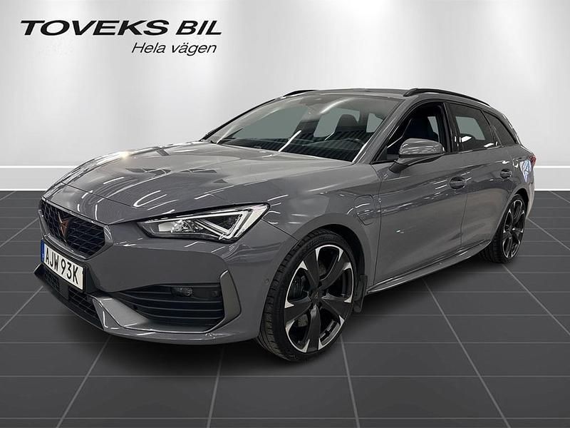 Begagnad Cupra Leon 150 HK (110 kW) 2022 Grå