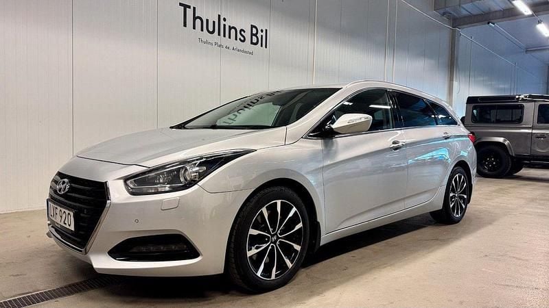 Silver Begagnad 2015 Hyundai i40 Comfort Kombi | 79 900 kr (Bra pris) - Bild 1/4