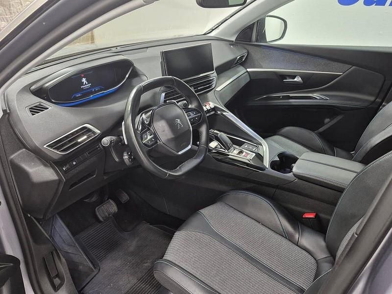 Begagnad Peugeot 3008 Allure 131 HK (96 kW) 2022 Grå (grå metallic) SUV