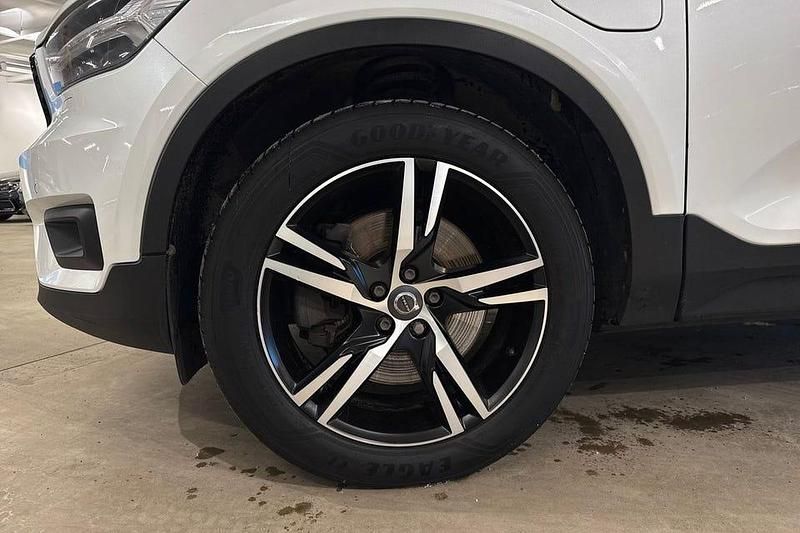 Begagnad Volvo XC40 R-Design 262 HK (192 kW) 2020 Vit SUV