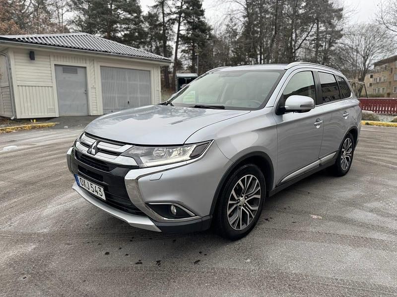 Begagnad 2016 Mitsubishi Outlander SUV | 164 000 kr (Marknadspris) - Bild 1/4