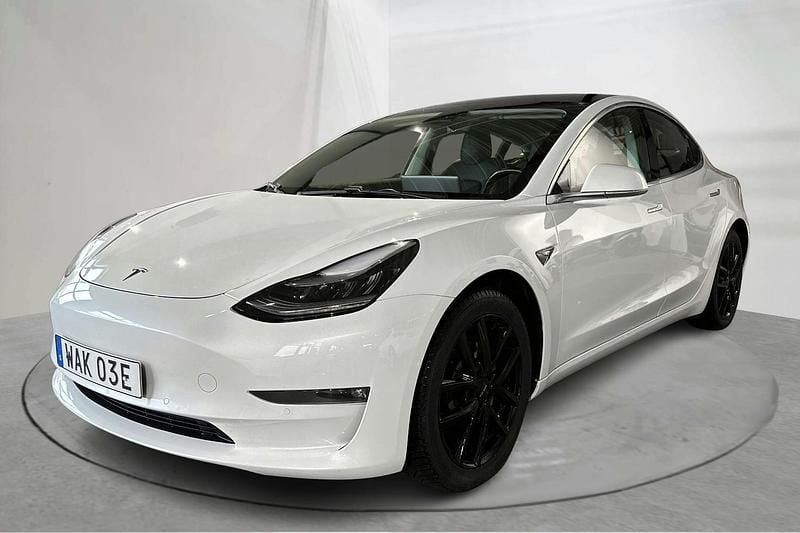 Vit Begagnad 2019 Tesla Model 3 Sedan | 215 000 kr (Bra pris) - Bild 1/4