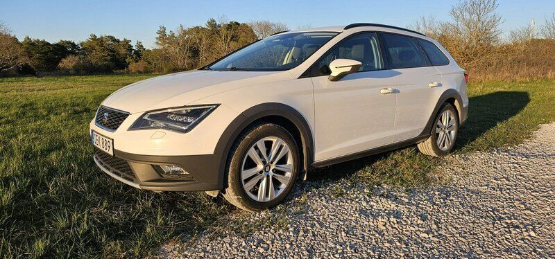 Vit Begagnad 2016 Seat Leon X-Perience 4Drive Kombi | 100 000 kr (Marknadspris) - Bild 1/4