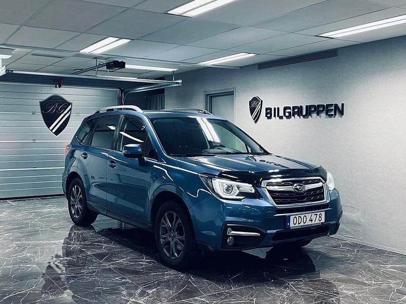 Blå Begagnad 2016 Subaru Forester SUV | 144 900 kr (Marknadspris) - Bild 1/4