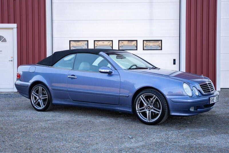Blå Begagnad 2001 Mercedes CLK200 Elegance Cab | 119 000 kr (Marknadspris) - Bild 1/4
