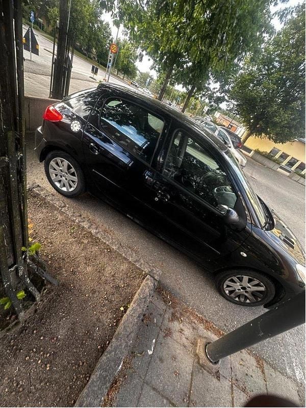 Svart Begagnad 2010 Peugeot 206+ Halvkombi | 9 000 kr (Bra pris) - Bild 1/4