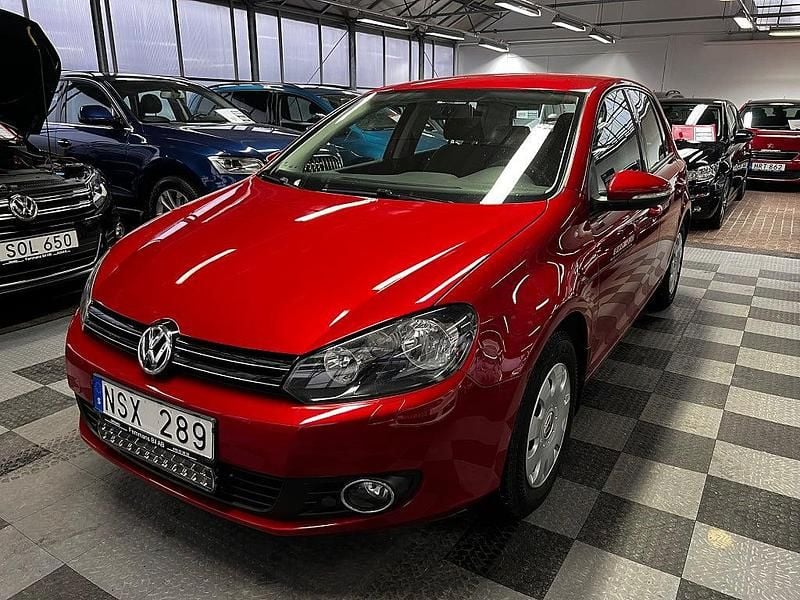 Begagnad VW Golf VI 102 HK (75 kW) 2010 Röd Halvkombi