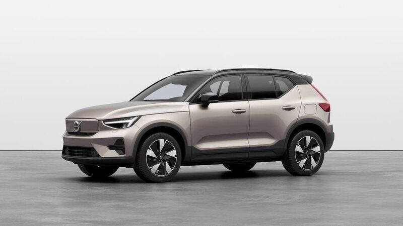 Ljusblå Begagnad 2023 Volvo XC40 Plus SUV | 514 800 kr - Bild 1/4