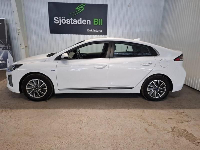 Begagnad Hyundai Ioniq 100 kW (136 HK) 2019 Okänd Halvkombi