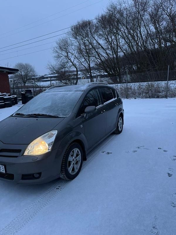 Begagnad 2007 Toyota Corolla Verso Minibuss | 35 000 kr (Marknadspris) - Bild 1/3