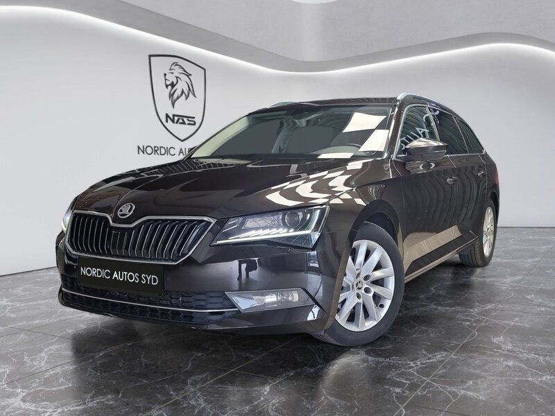 Mörkbrun Begagnad 2017 Skoda Superb Kombi | 169 900 kr (Bra pris) - Bild 1/4